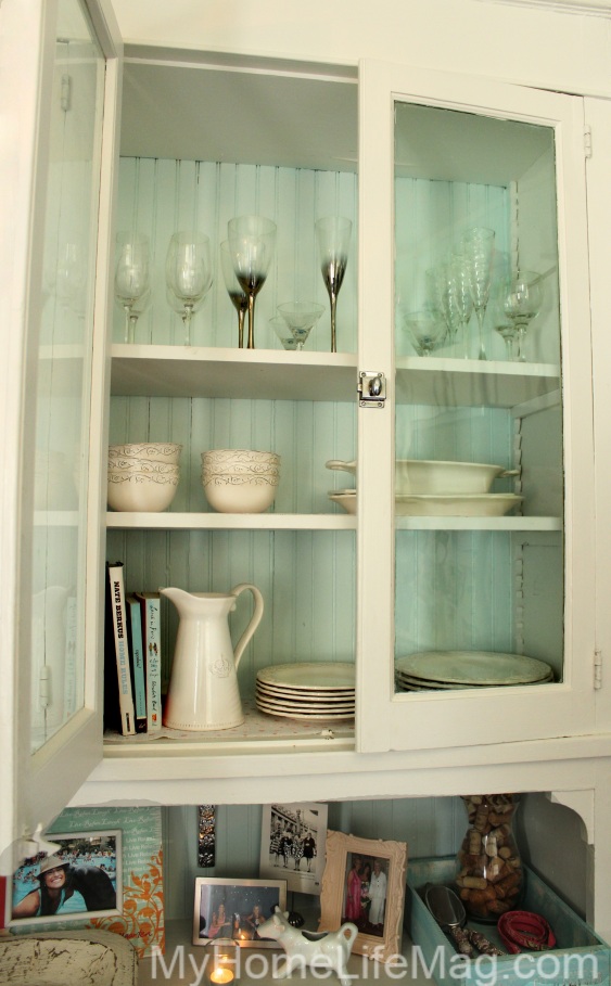 || shabby chic home design, white kitchen, vintage cupboard || @popfizzclinkLBD
