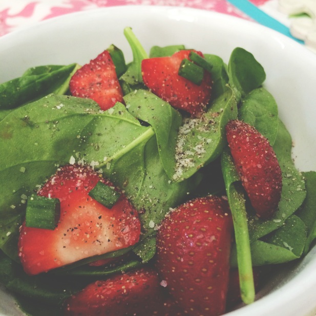|| spinach and strawberry salad || @popfizzclinkLBD
